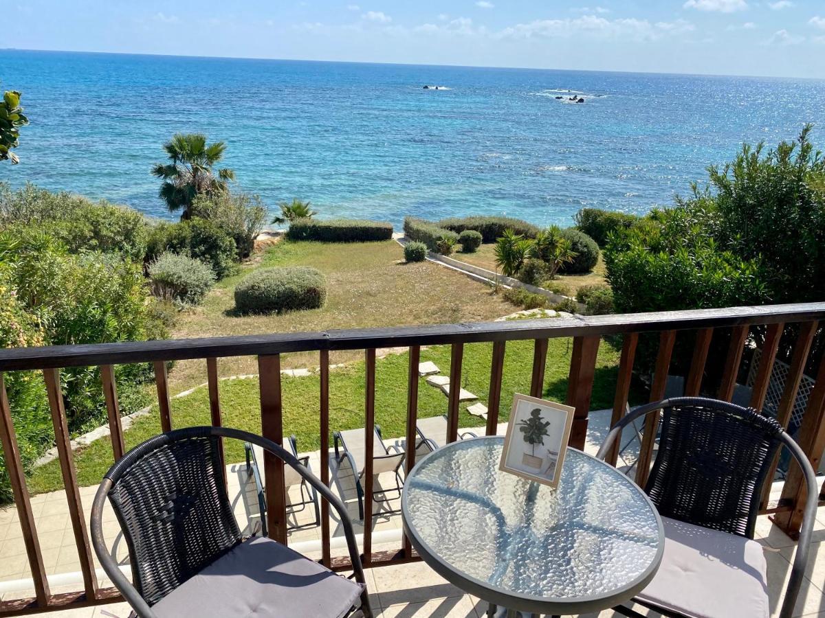 Amazing Front Line Villa In Coral Bay Peyia Exterior foto