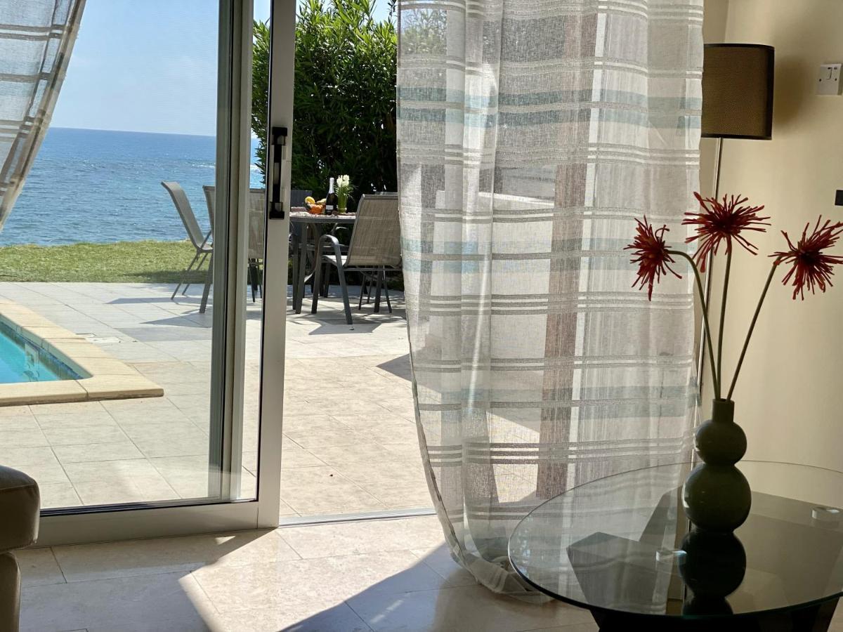 Amazing Front Line Villa In Coral Bay Peyia Exterior foto