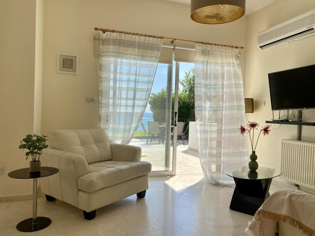 Amazing Front Line Villa In Coral Bay Peyia Exterior foto
