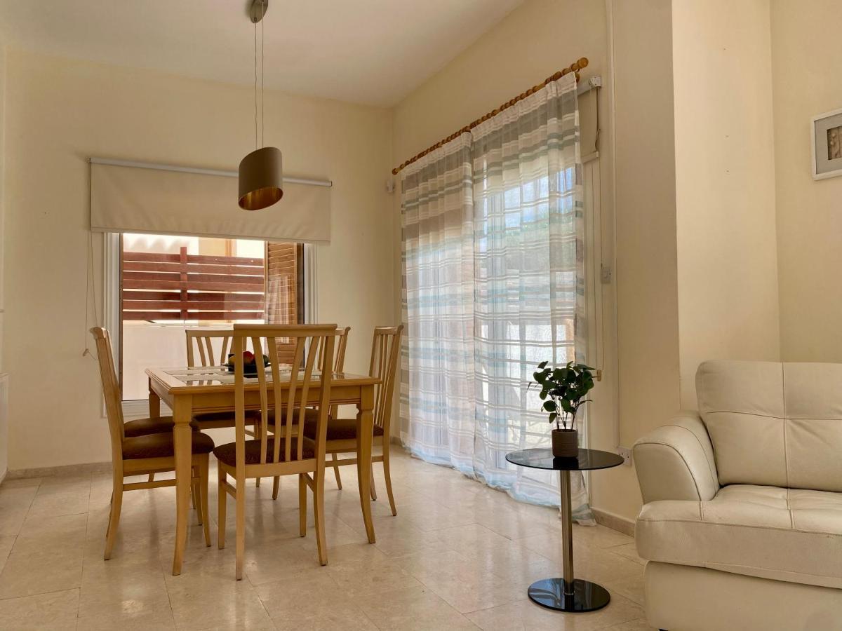 Amazing Front Line Villa In Coral Bay Peyia Exterior foto