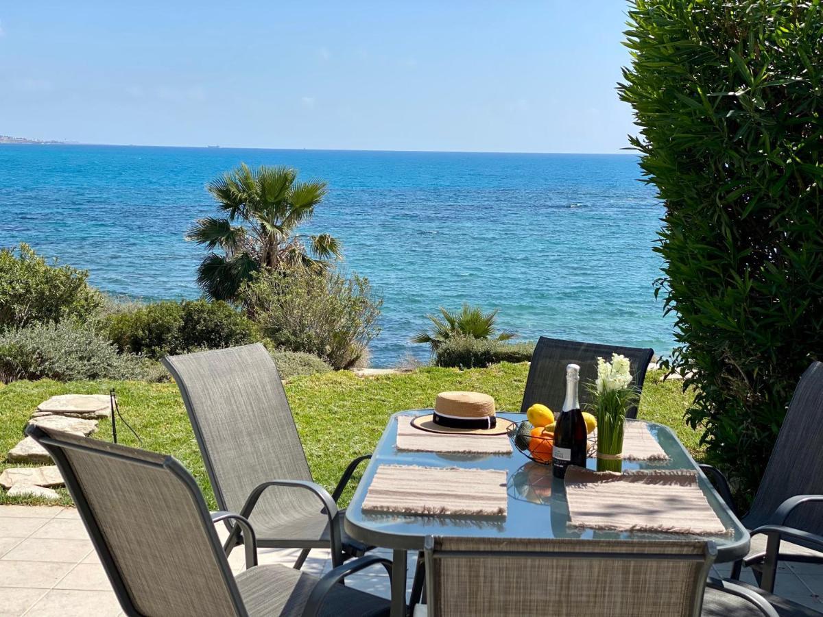Amazing Front Line Villa In Coral Bay Peyia Exterior foto