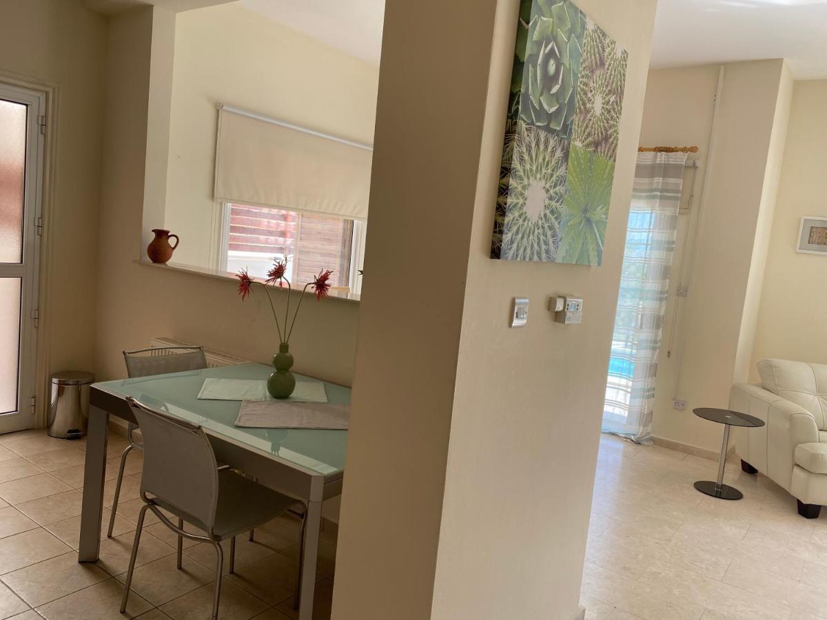Amazing Front Line Villa In Coral Bay Peyia Exterior foto